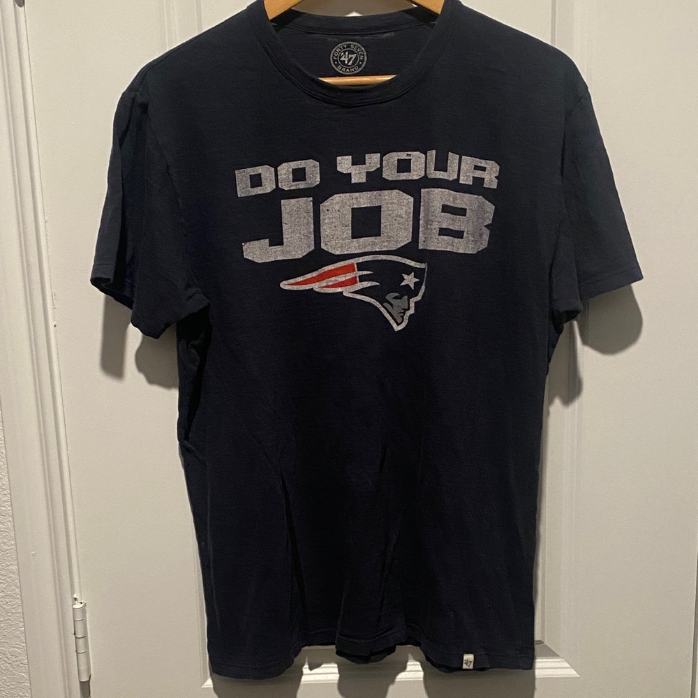 Vintage New England Patriots 47 Men's Dark Blue 'Do Your Job' Graphic Tee